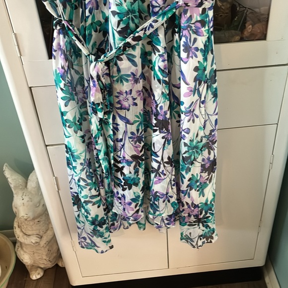 Chaps sz 14 Floral Wrap Dress Belted slightly longer in back euc - Picture 3 of 6